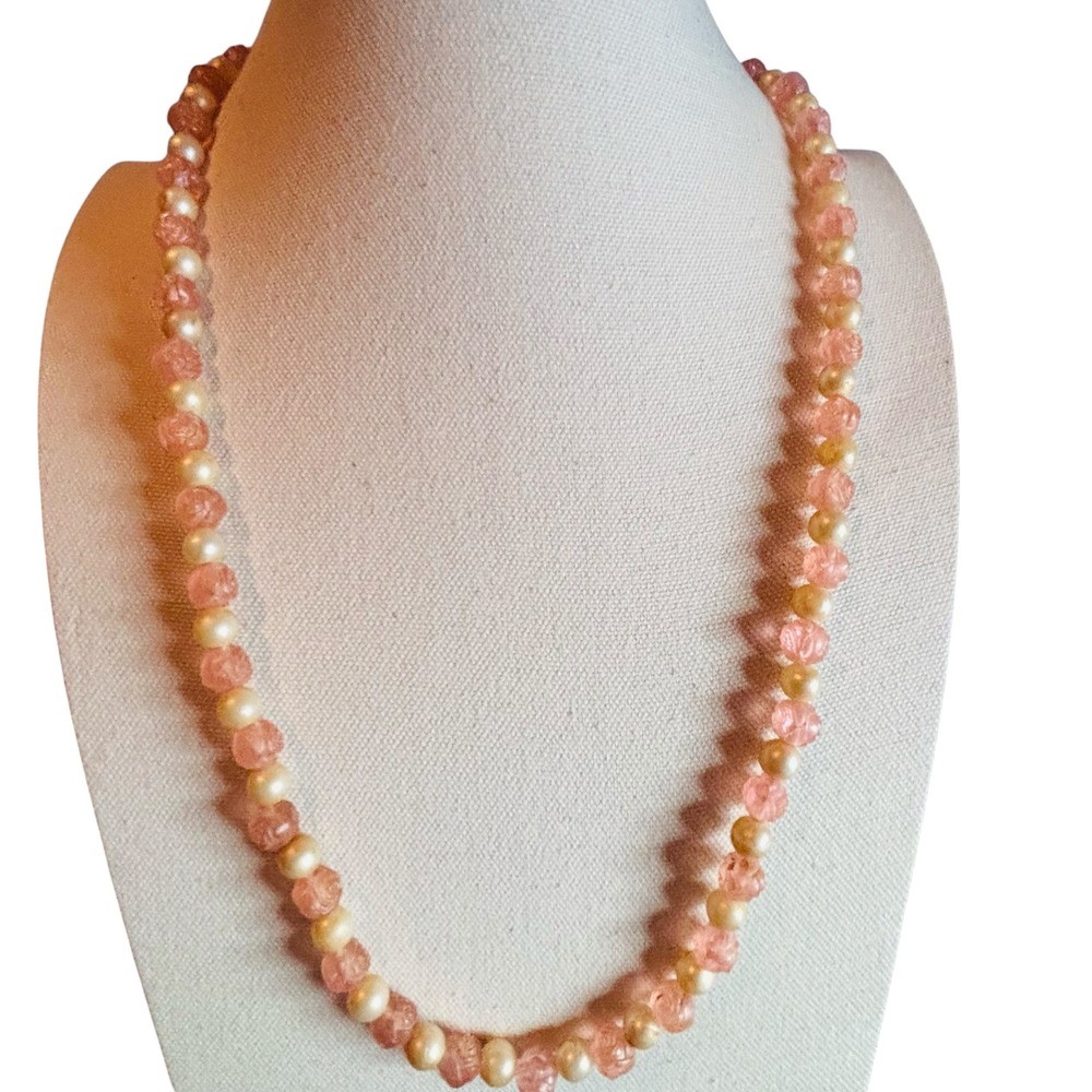 Vintage Style Pink Carved Rose and Faux Pearl Beaded Necklace 24 Inch